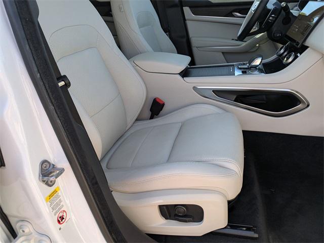 Photo of 2023 White Jaguar F-PACE