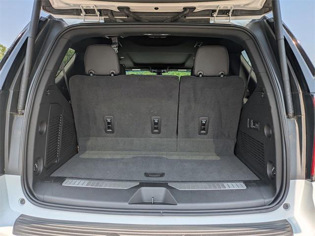 Photo of 2022 Summit White Chevrolet Tahoe