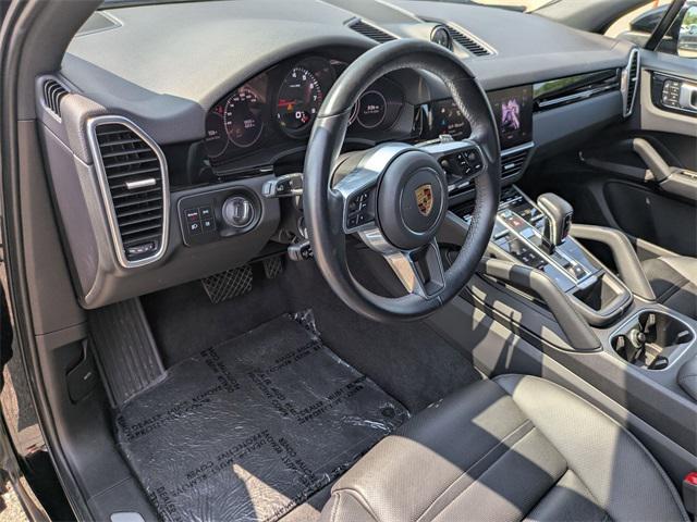 Photo of 2022 Black Porsche Cayenne