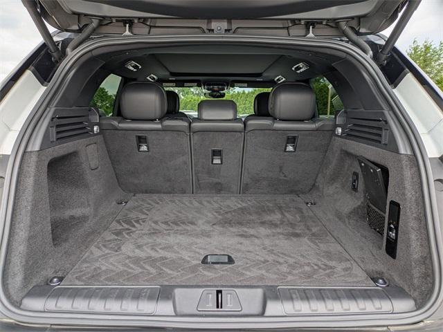 Photo of 2024 Fuji White Land Rover Range Rover Sport