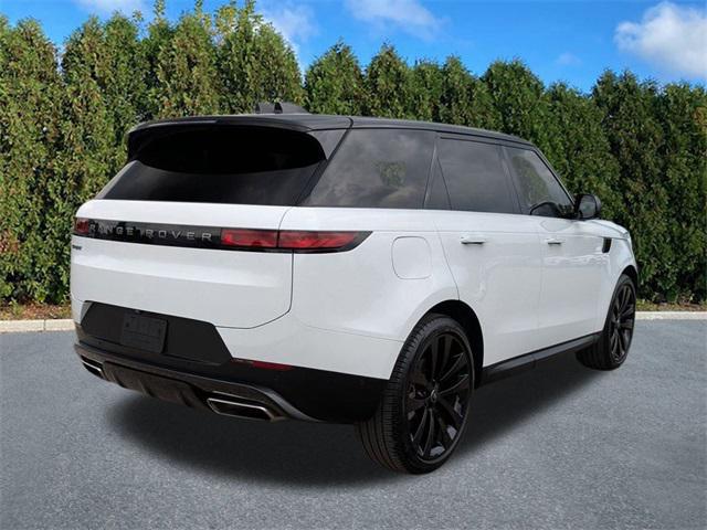 Photo of 2024 Fuji White Land Rover Range Rover Sport