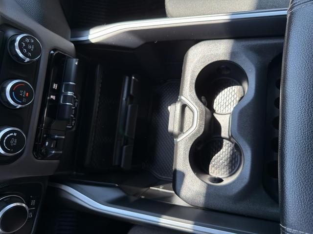 Photo of 2022 Bright White RAM 1500