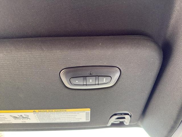 Photo of 2022 Bright White RAM 1500