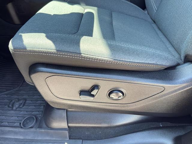 Photo of 2022 Bright White RAM 1500