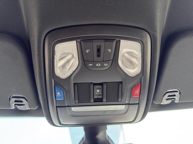 Photo of 2022 Bright White RAM 1500