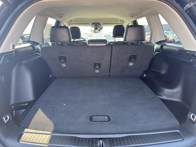 Photo of 2023 Metallic Jeep Grand Cherokee