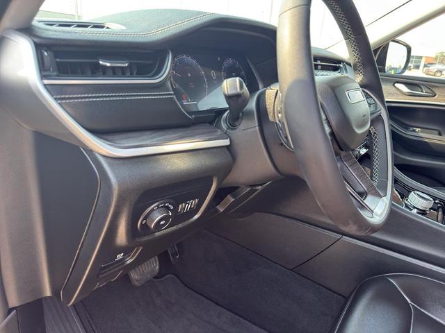 Photo of 2023 Metallic Jeep Grand Cherokee