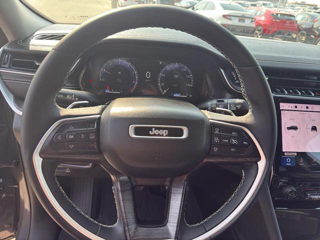 Photo of 2023 Metallic Jeep Grand Cherokee