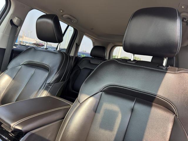 Photo of 2023 Metallic Jeep Grand Cherokee