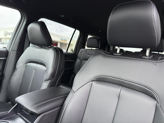Photo of 2025 Bright White Clearcoat Jeep Grand Cherokee L