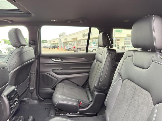 Photo of 2025 Velvet Red Pearlcoat Jeep Grand Cherokee L