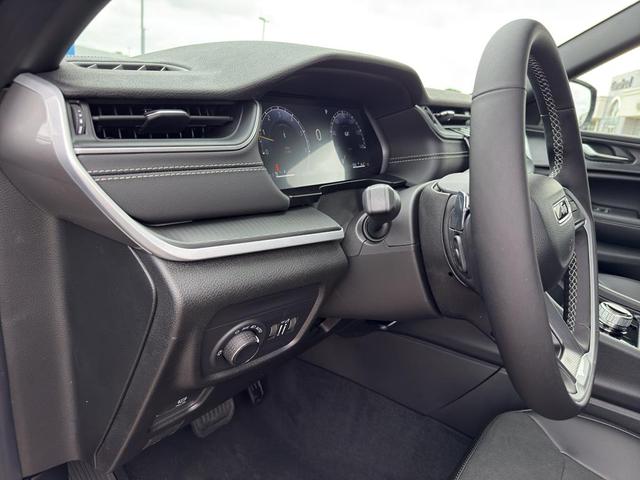 Photo of 2025 Velvet Red Pearlcoat Jeep Grand Cherokee L