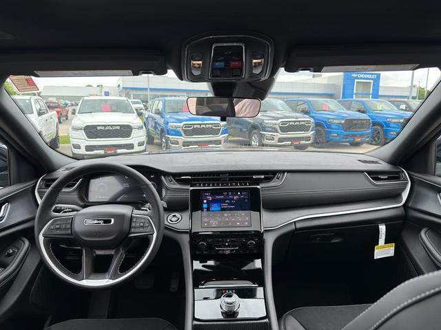 Photo of 2025 Velvet Red Pearlcoat Jeep Grand Cherokee L