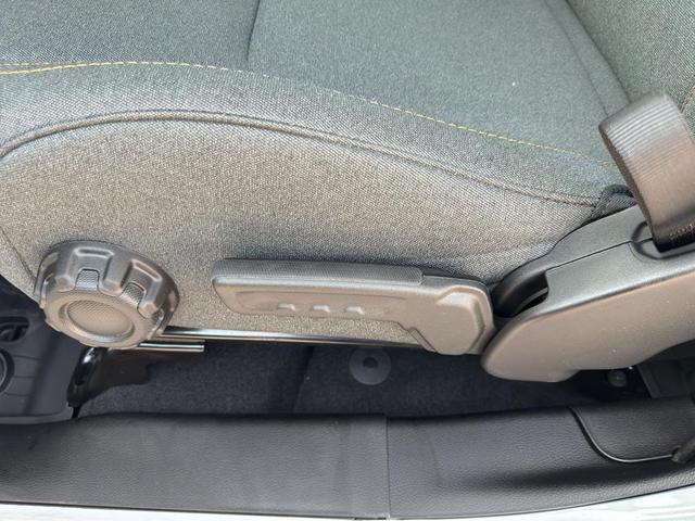 Photo of 2025 Bright White Clearcoat Jeep Wrangler