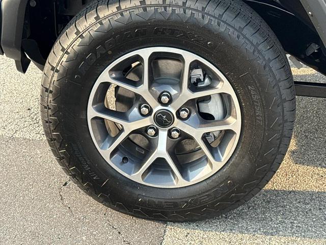 Photo of 2025 Bright White Clearcoat Jeep Wrangler