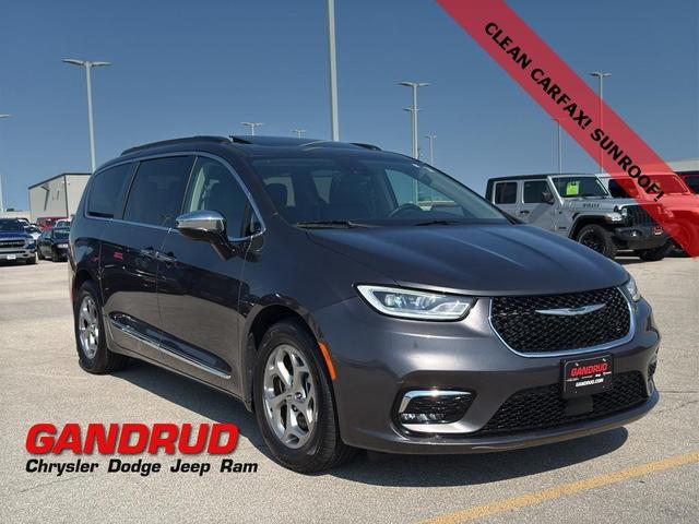 Photo of 2023 Granite Crystal Clearcoat Metallic Chrysler Pacifica