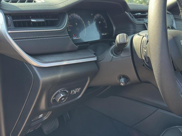 Photo of 2025 Velvet Red Pearlcoat Jeep Grand Cherokee L