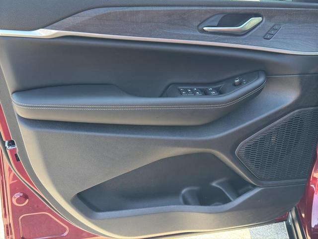 Photo of 2025 Velvet Red Pearlcoat Jeep Grand Cherokee L