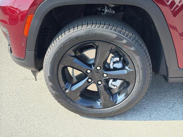 Photo of 2025 Velvet Red Pearlcoat Jeep Grand Cherokee L