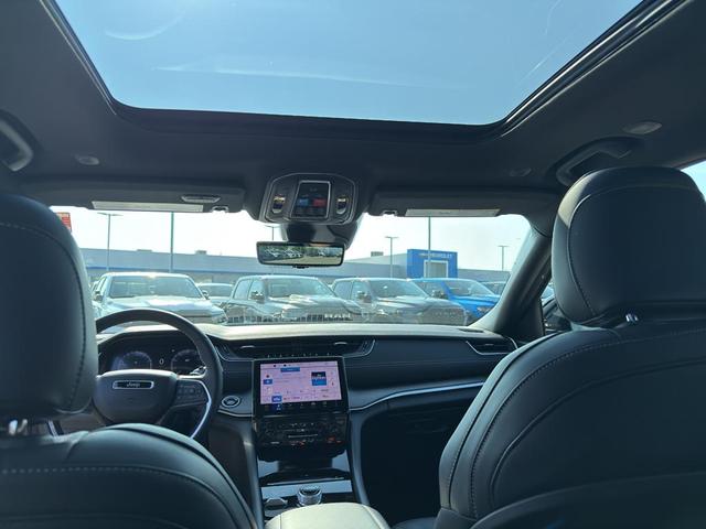 Photo of 2025 Velvet Red Pearlcoat Jeep Grand Cherokee L