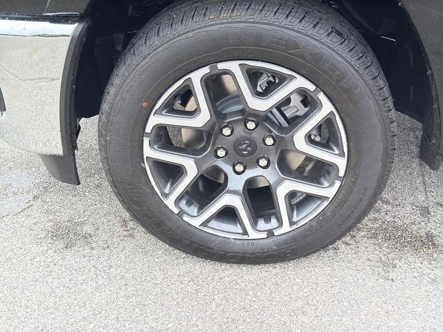 Photo of 2025 Diamond Black RAM 1500