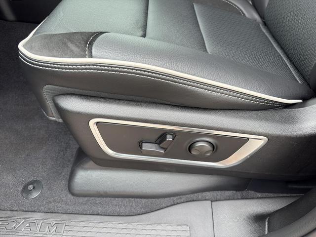Photo of 2025 Diamond Black RAM 1500
