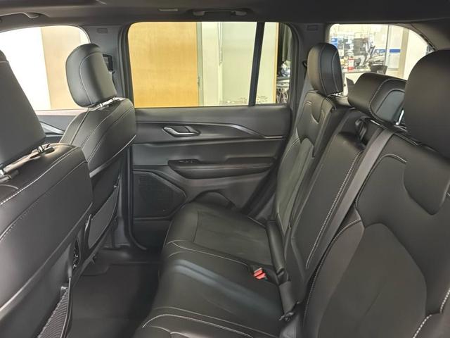 Photo of 2025 Diamond Black Jeep Grand Cherokee