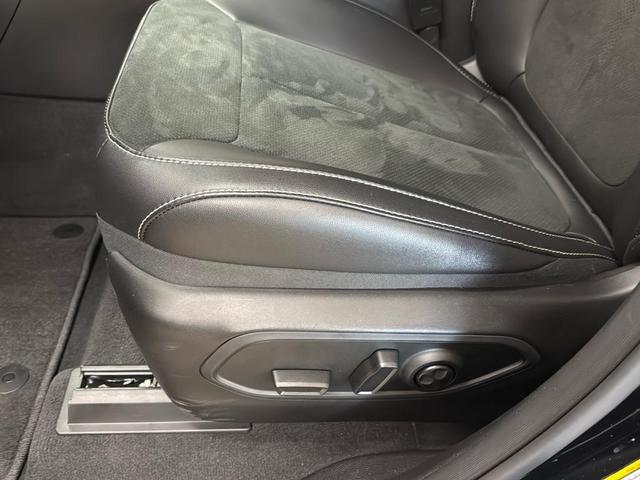 Photo of 2025 Diamond Black Jeep Grand Cherokee