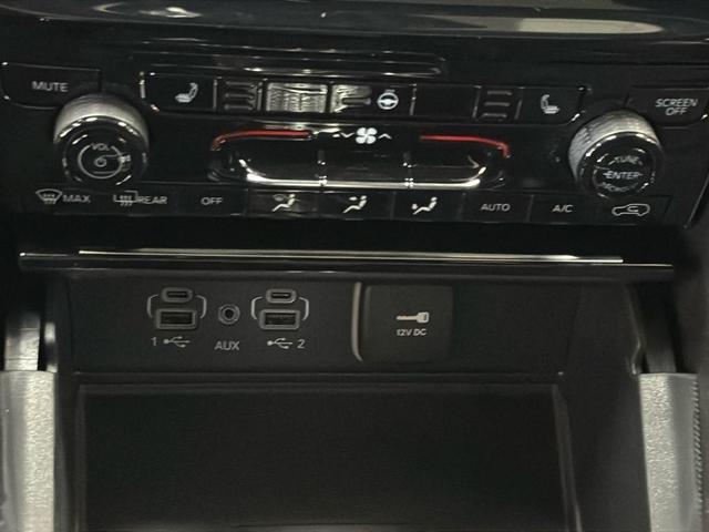 Photo of 2025 Diamond Black Jeep Grand Cherokee