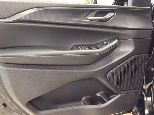 Photo of 2025 Diamond Black Jeep Grand Cherokee