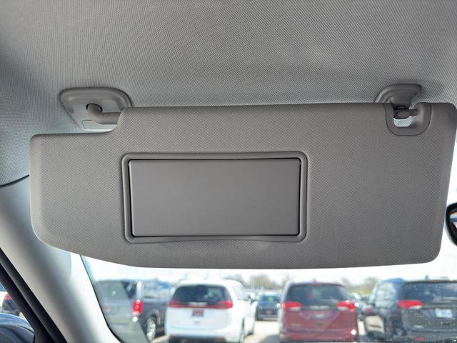 Photo of 2022 Bright White Jeep Grand Cherokee