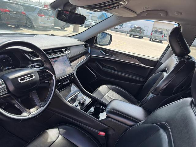 Photo of 2022 Bright White Jeep Grand Cherokee