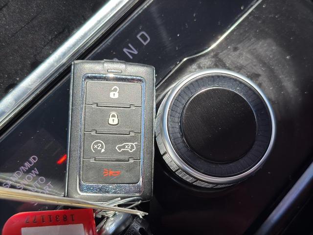 Photo of 2022 Bright White Jeep Grand Cherokee