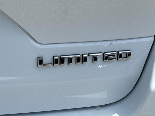 Photo of 2022 Bright White Jeep Grand Cherokee