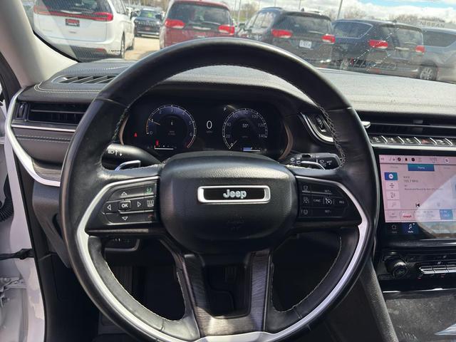 Photo of 2022 Bright White Jeep Grand Cherokee