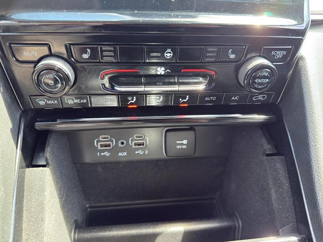 Photo of 2022 Bright White Jeep Grand Cherokee