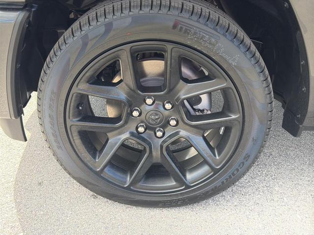 Photo of 2025 Granite Crystal Clearcoat Metallic RAM 1500