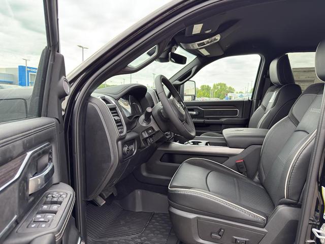 Photo of 2025 Diamond Black RAM 2500