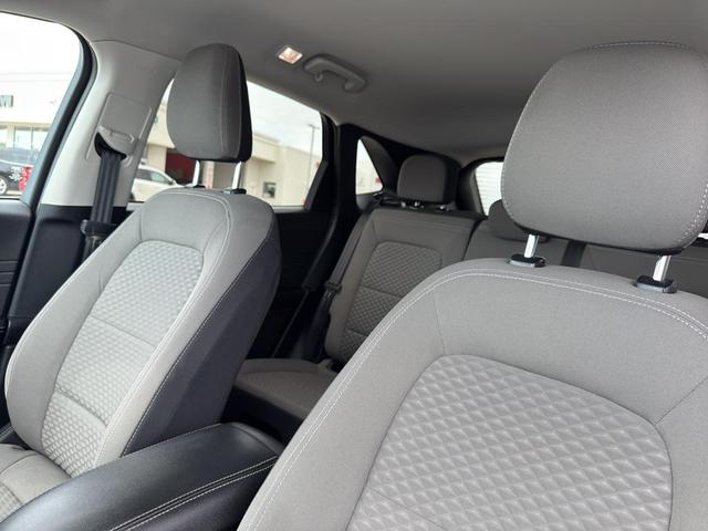Photo of 2022 Iconic Silver Metallic Ford Escape
