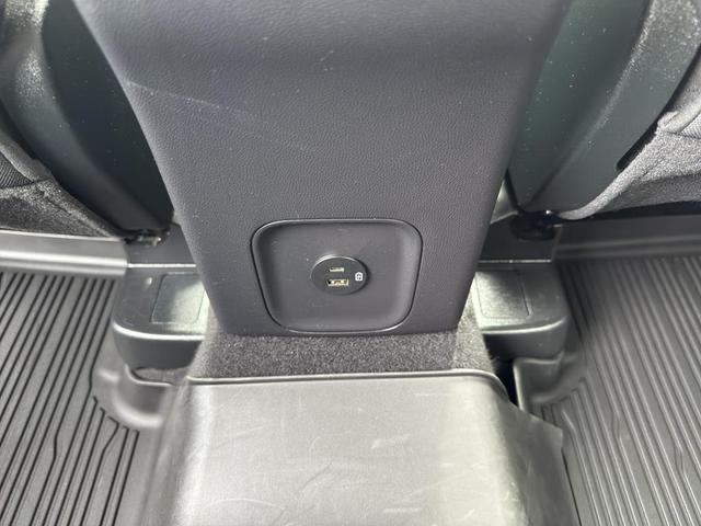 Photo of 2022 Iconic Silver Metallic Ford Escape