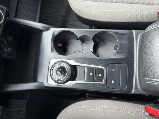 Photo of 2022 Iconic Silver Metallic Ford Escape