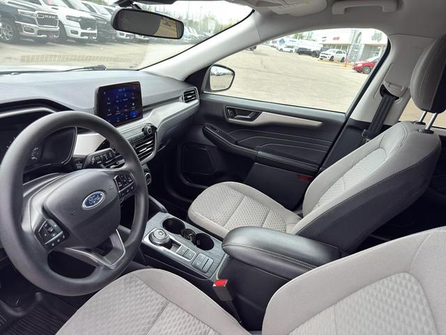 Photo of 2022 Iconic Silver Metallic Ford Escape