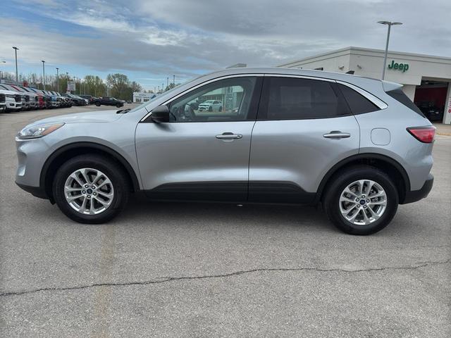 Photo of 2022 Iconic Silver Metallic Ford Escape