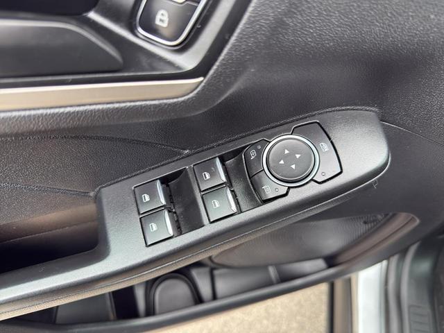 Photo of 2022 Iconic Silver Metallic Ford Escape