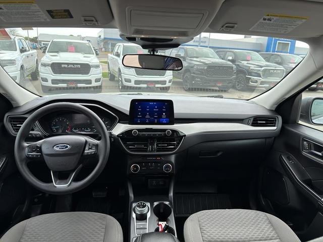 Photo of 2022 Iconic Silver Metallic Ford Escape