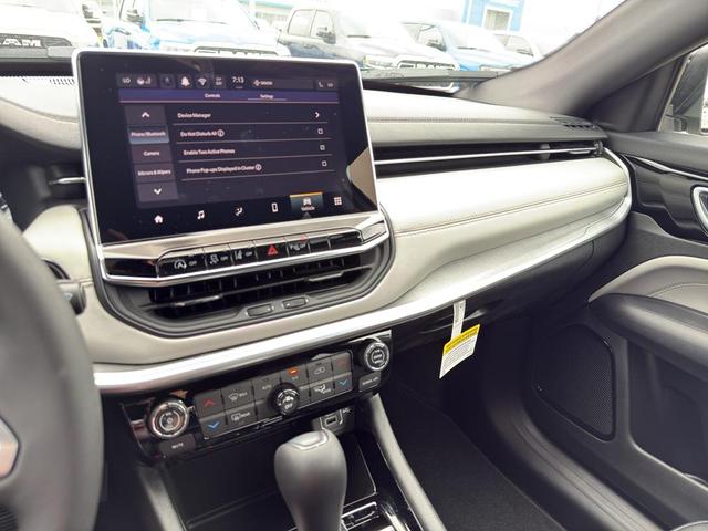 Photo of 2025 Silver Zynith Jeep Compass
