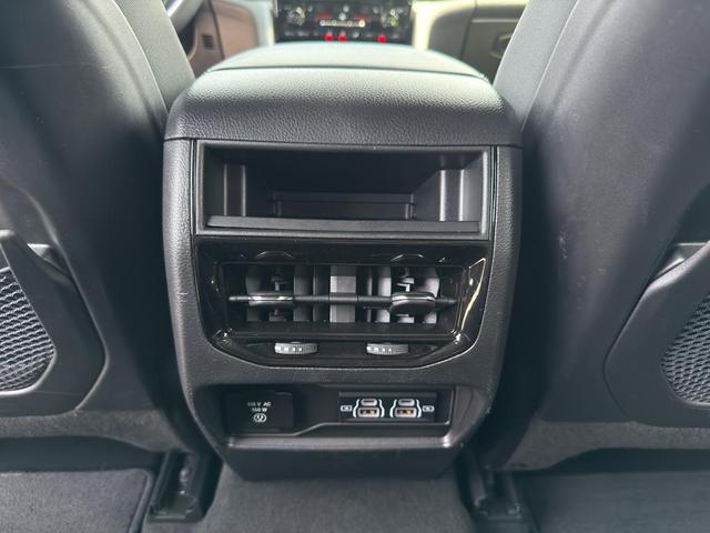 Photo of 2023 Bright White Clearcoat Jeep Grand Cherokee