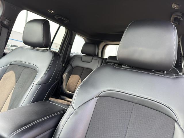 Photo of 2023 Bright White Clearcoat Jeep Grand Cherokee