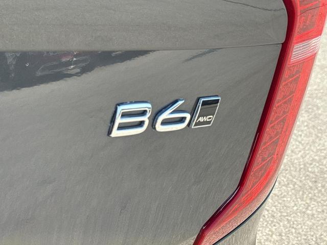 Photo of 2023 Platinum Grey Metallic Volvo XC90