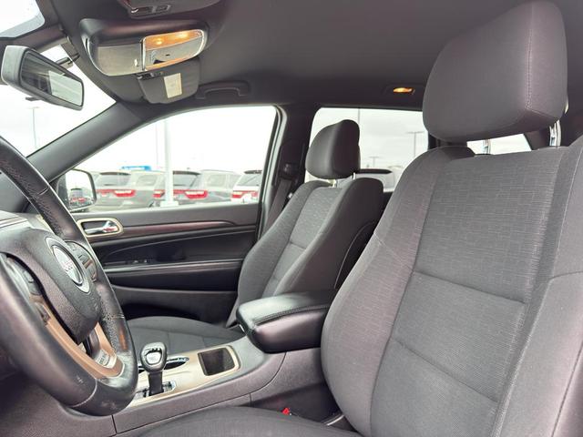 Photo of 2014 Deep Cherry Red Crystal Pearlcoat Jeep Grand Cherokee
